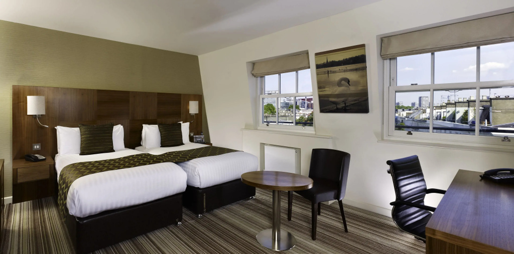 Double Club room (twin beds)