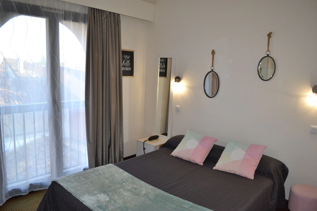 Standard Double room (full double bed)