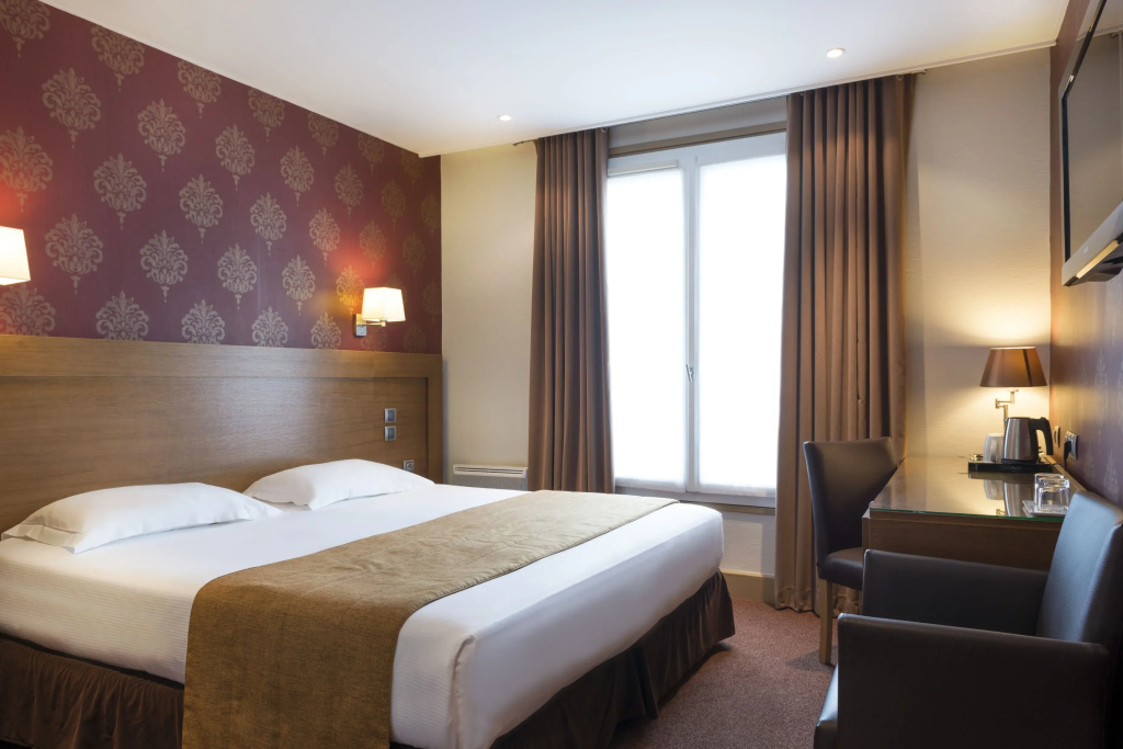Classic Double room (full double bed)