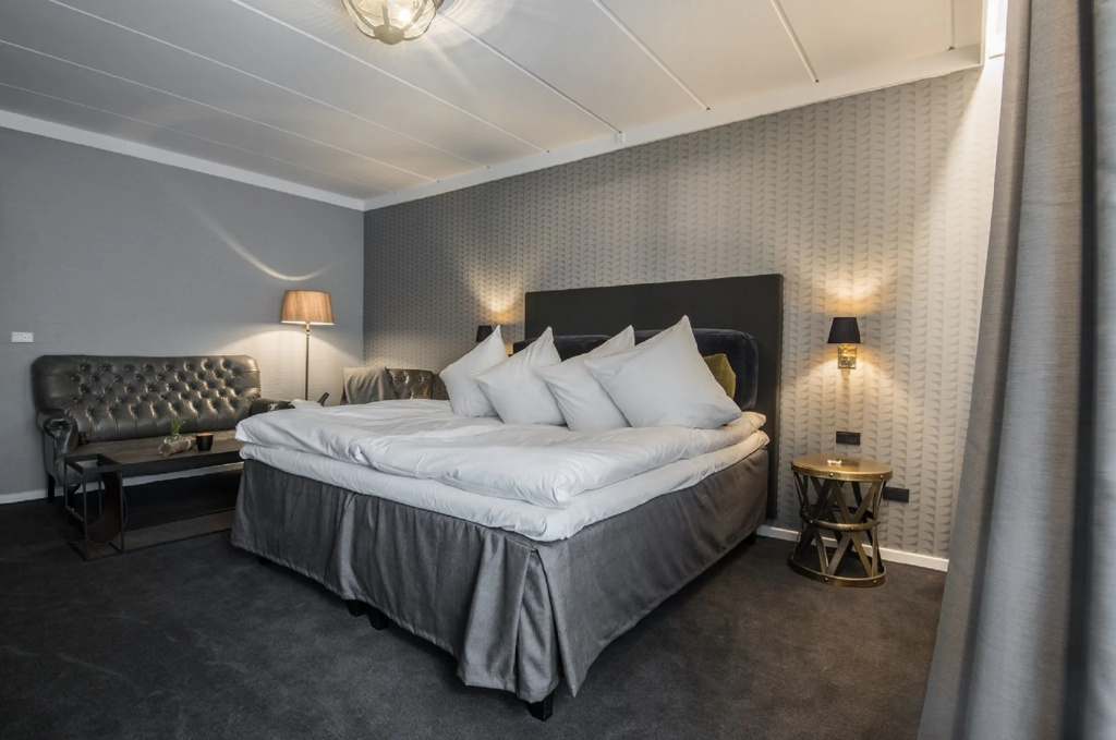 Double Junior Suite (full double bed)