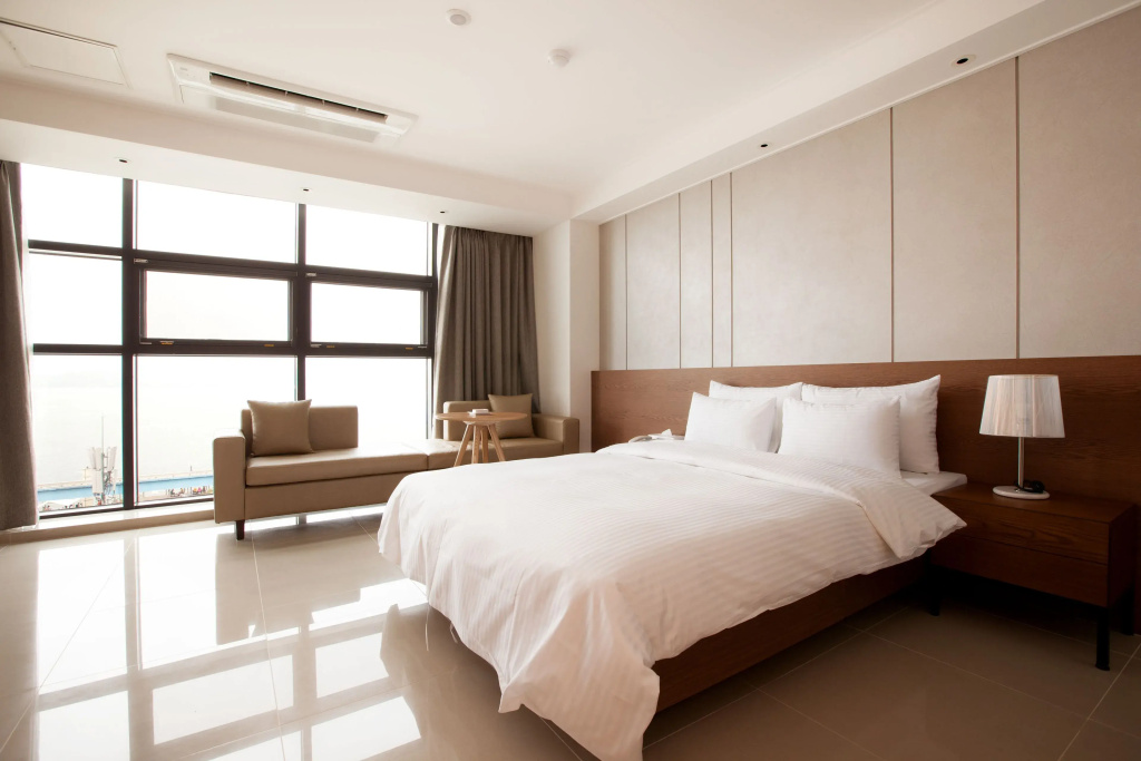 Premier room