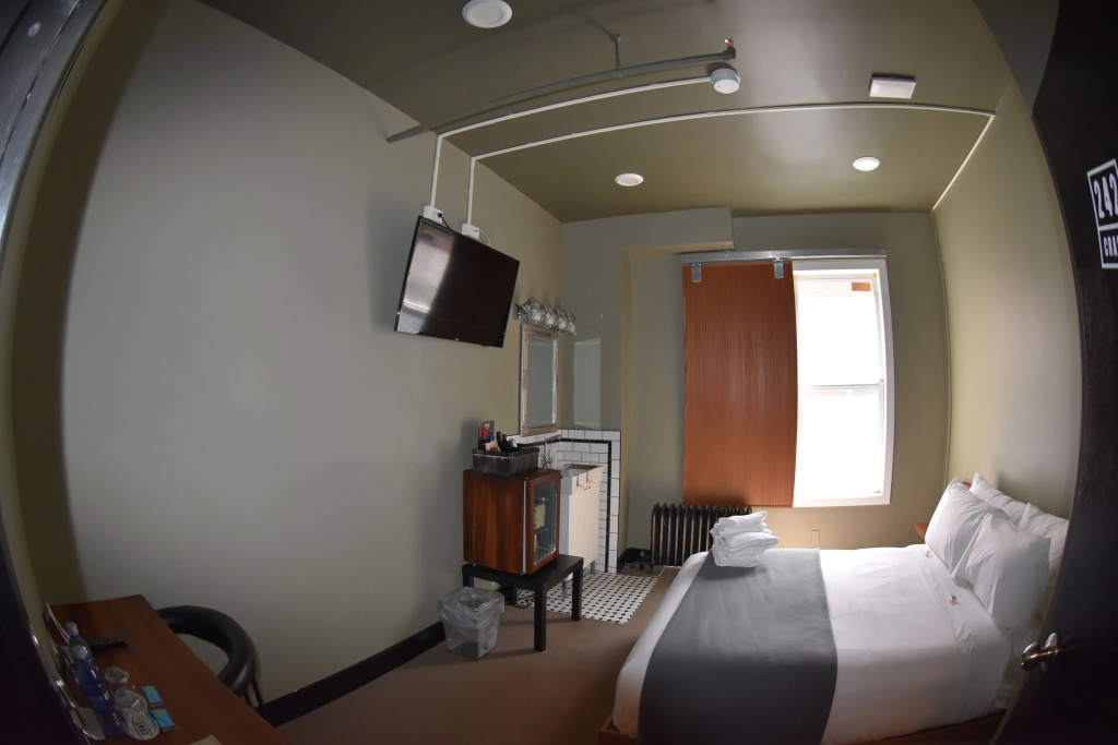 Economy room