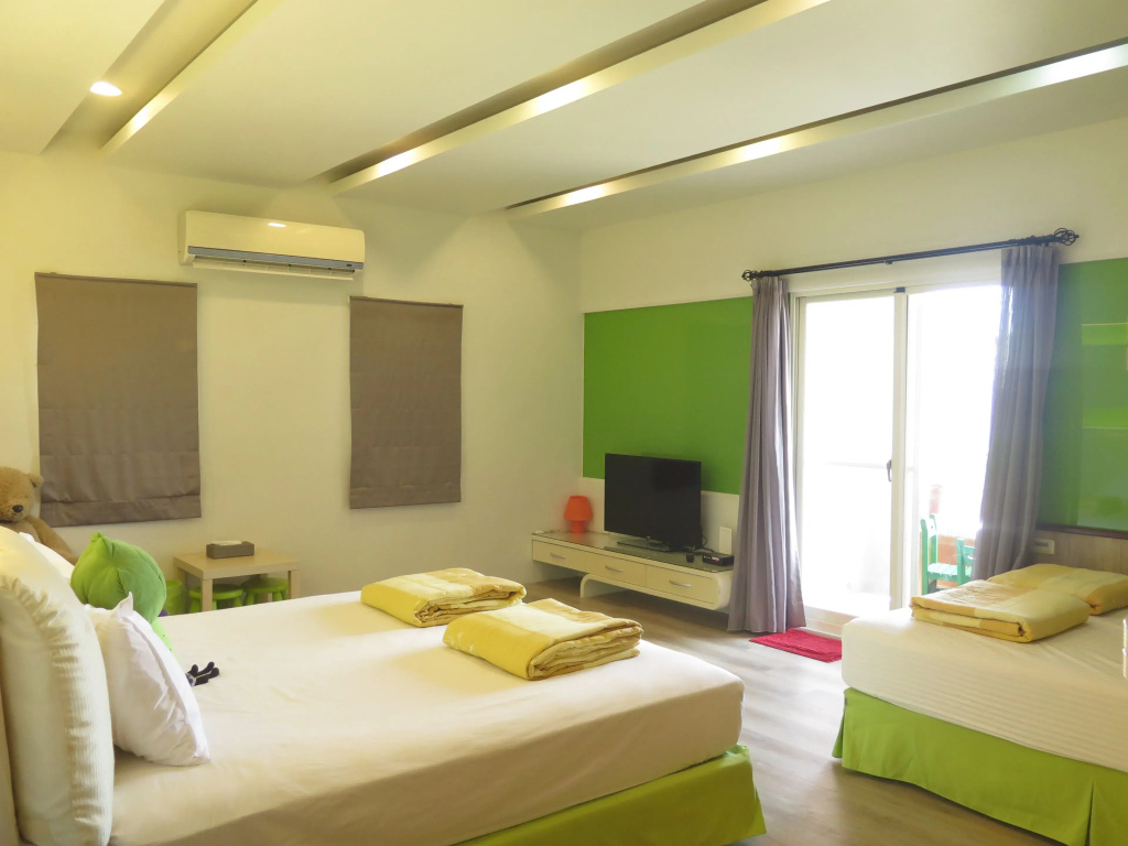 Standard Quadruple Family room with balcony