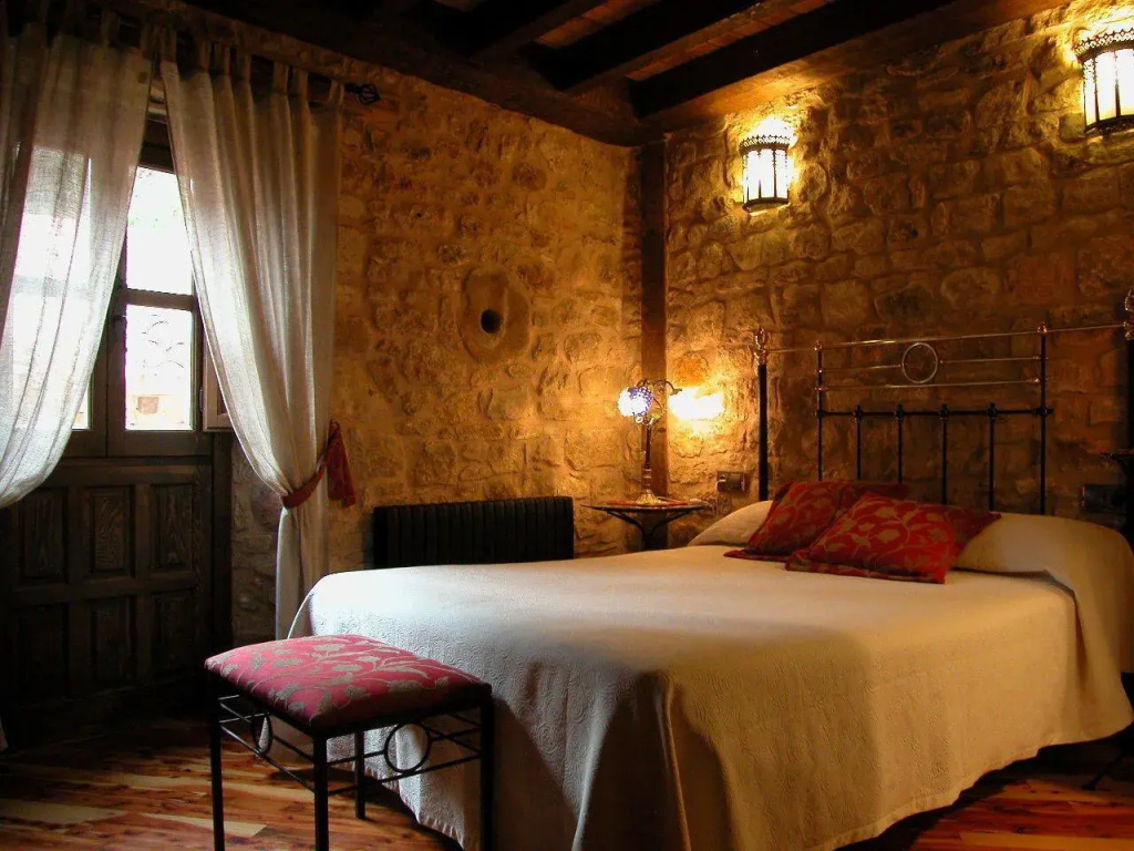 Standard Double room with mountain view (full double bed)