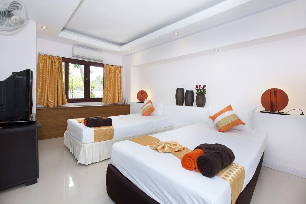 2 Bedrooms Villa