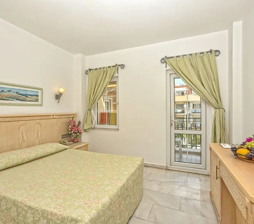 Standard Double room with balcony (twin beds)