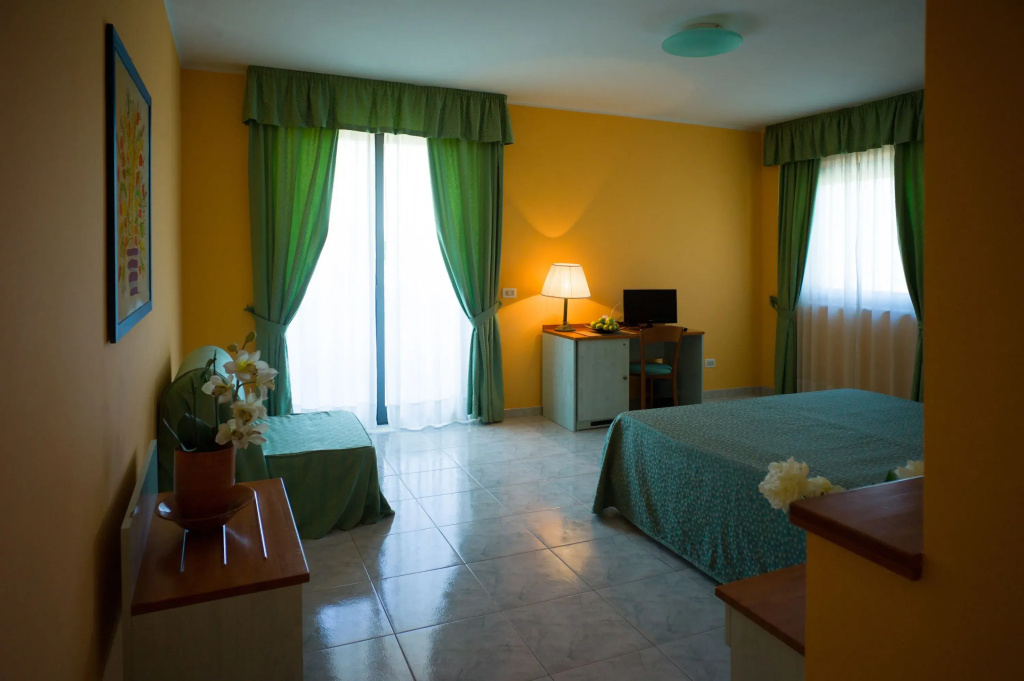 Standard Quadruple room