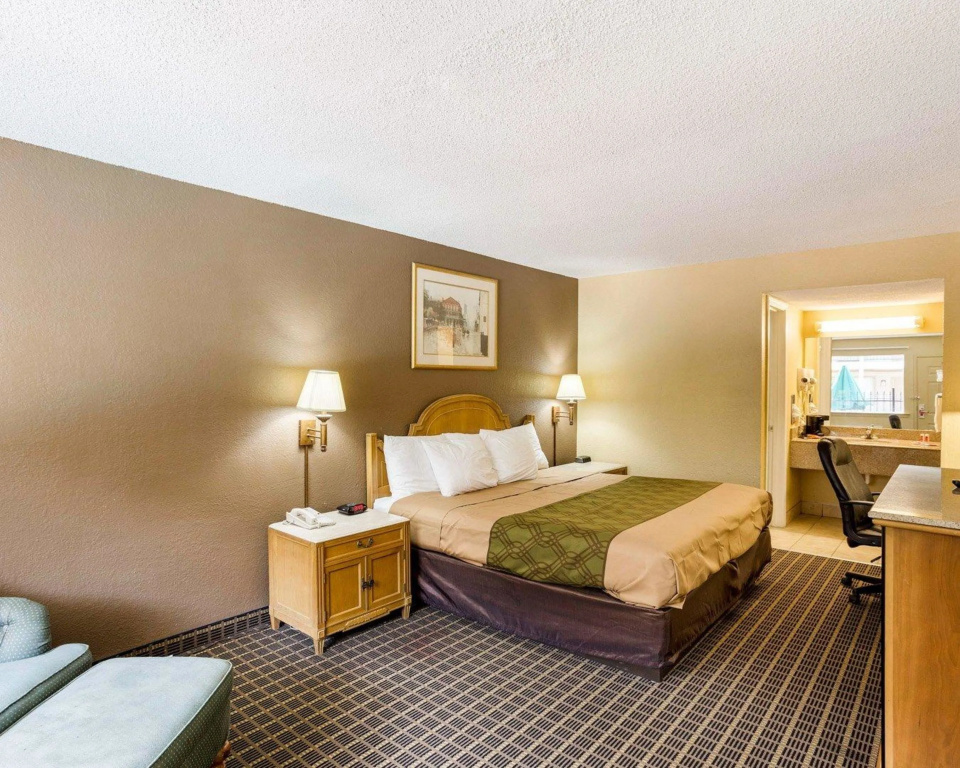 Standard Double room (full double bed)