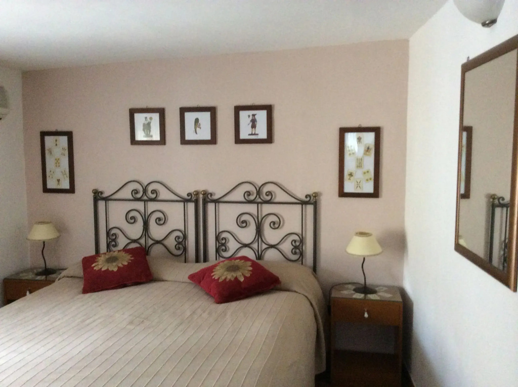 Economy room