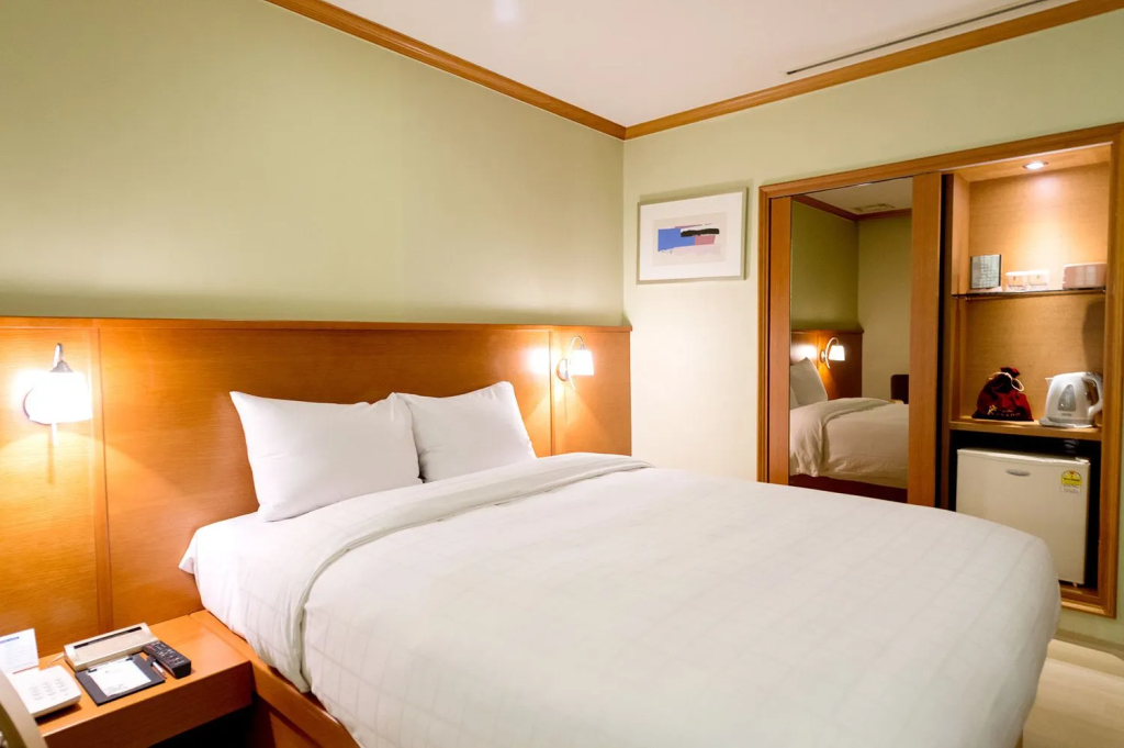 單人房，單人床