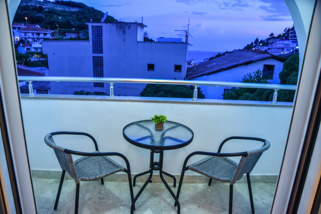 Double Apartment with sea view (full double bed)