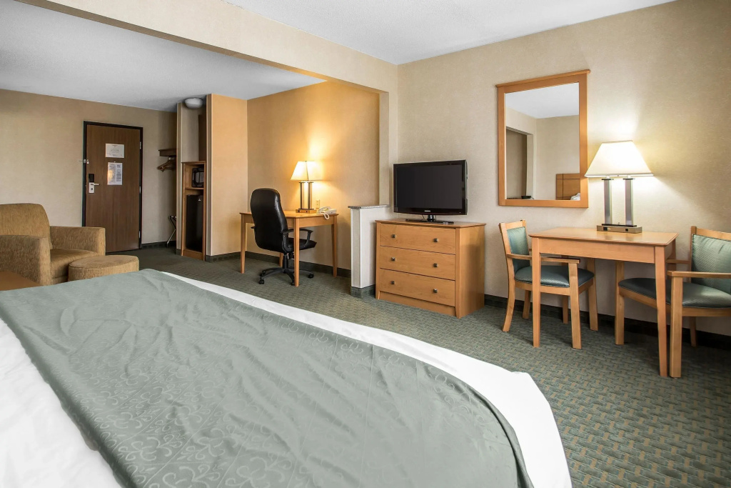 Double Suite (full double bed)