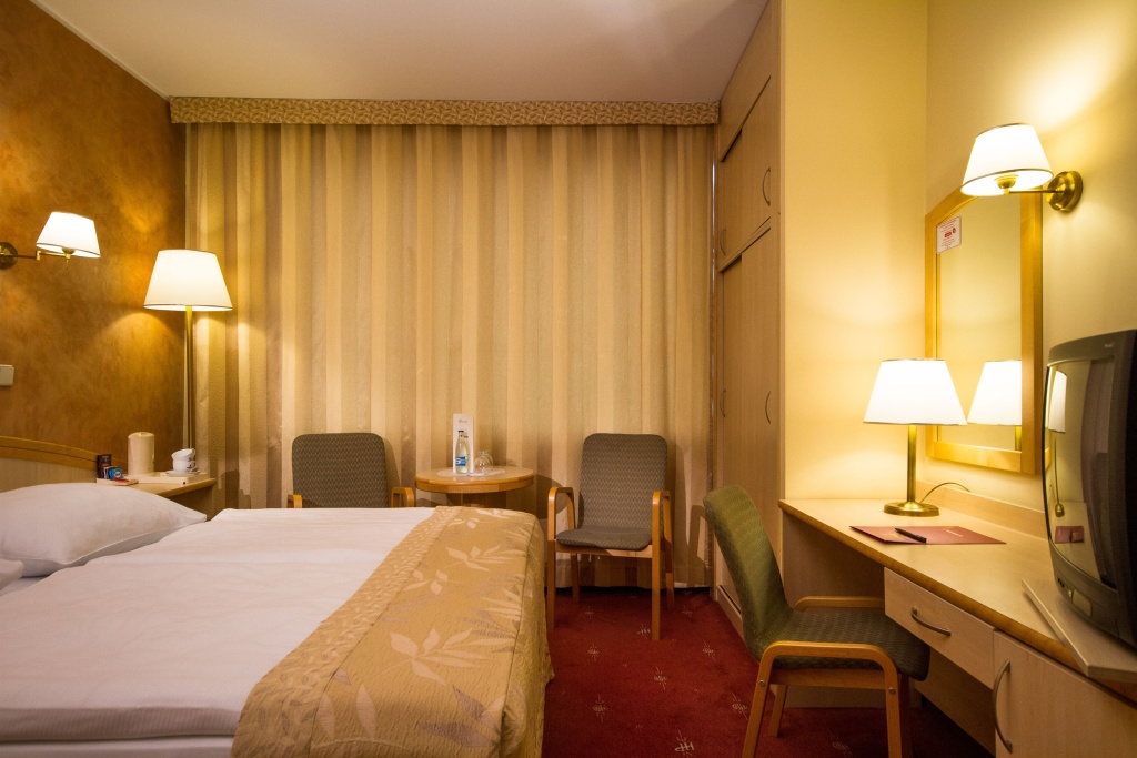 Standard Double room with river view (full double bed) (bed type is subject to availability)