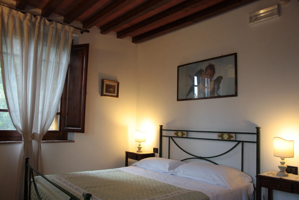 Standard Double room (full double bed)