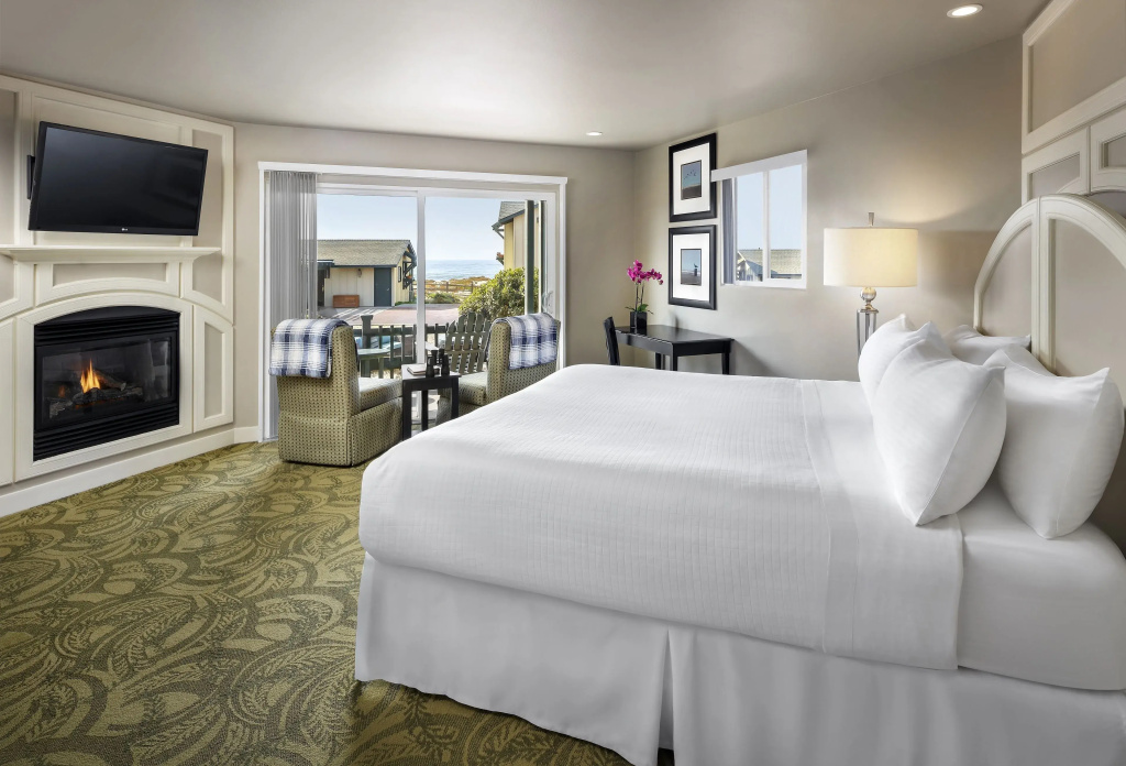 Deluxe Double room with view (full double bed)