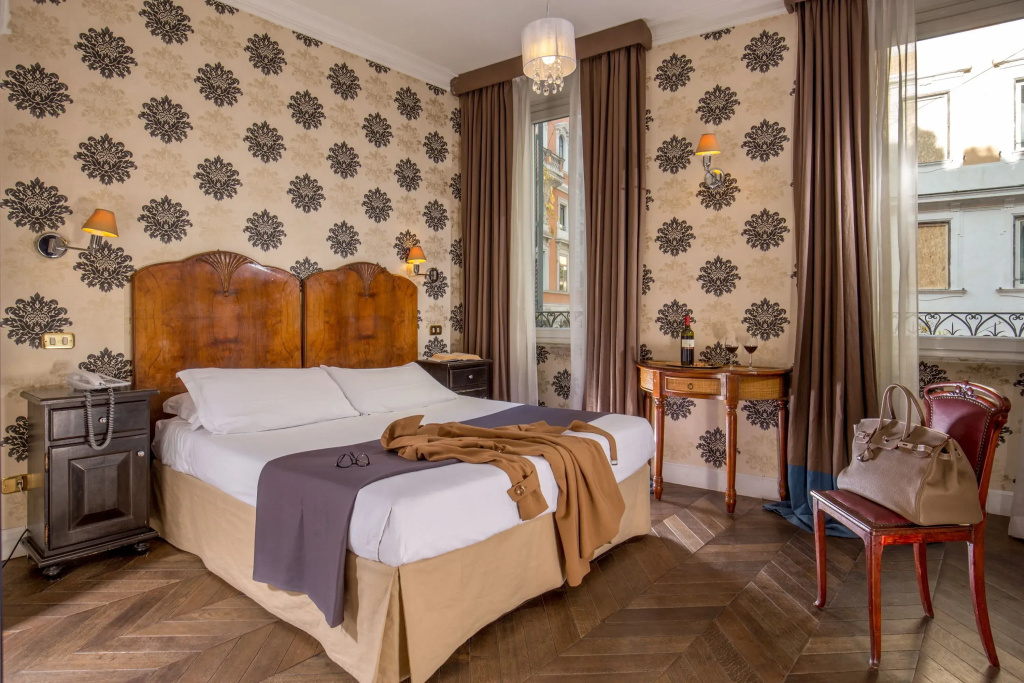 Double room (full double bed)