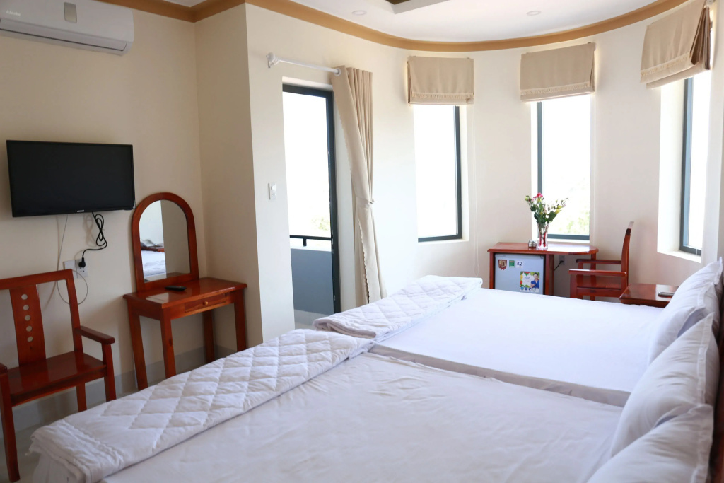 Lien Thong Hotel - Chambres