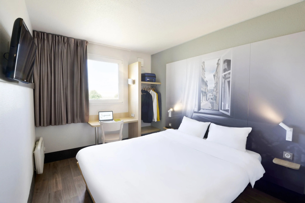 Standard Double room (full double bed)