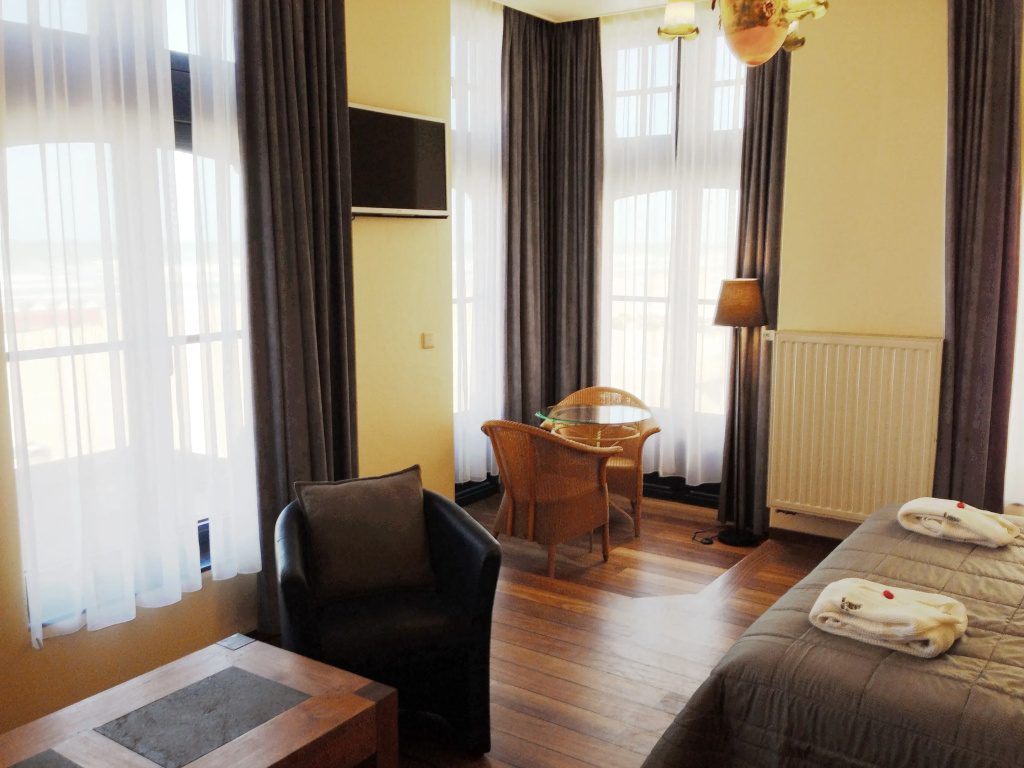 Standard Double room beachfront (twin beds)