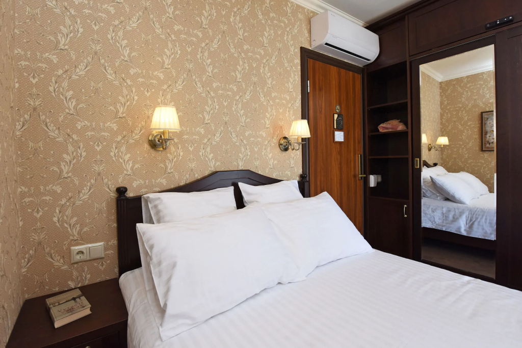 Premier room