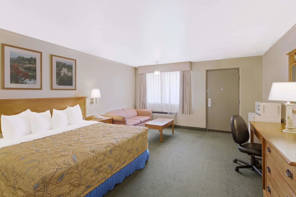 Standard Double room (full double bed)