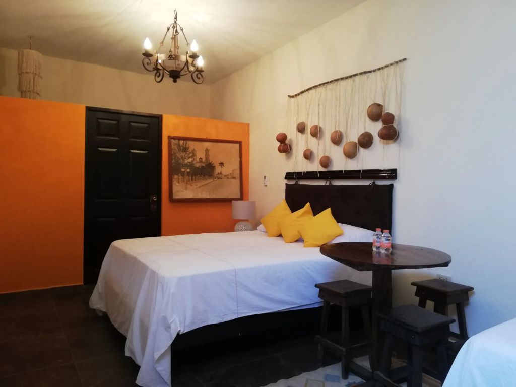 Standard Triple room