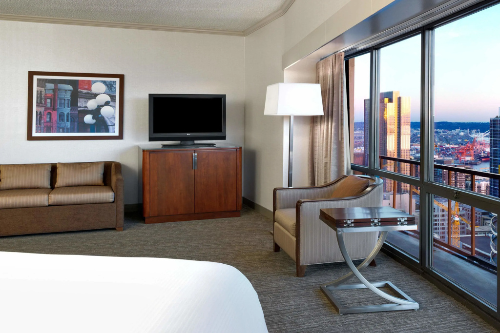 Grand Double room (full double bed)