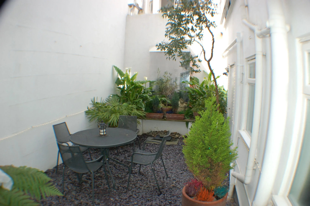 Luxury Double room (full double bed)