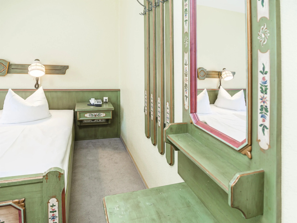 Standard Double room (full double bed)