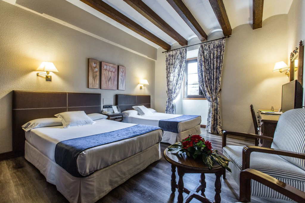 Eurostars Los Agustinos - Chambres