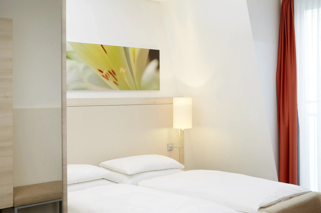 Business Double Studio (full double bed and sofa)