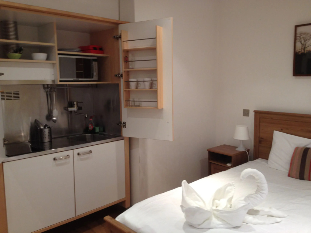 Double Studio (full double bed)