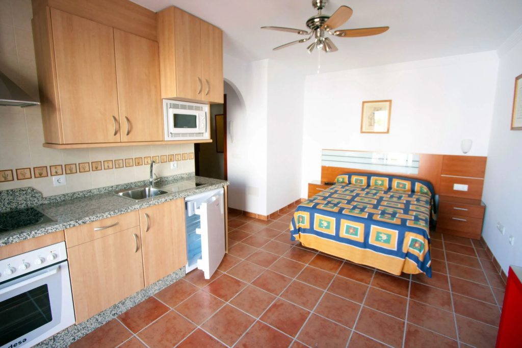 Double Studio (full double bed)