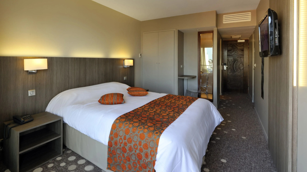 Superior room