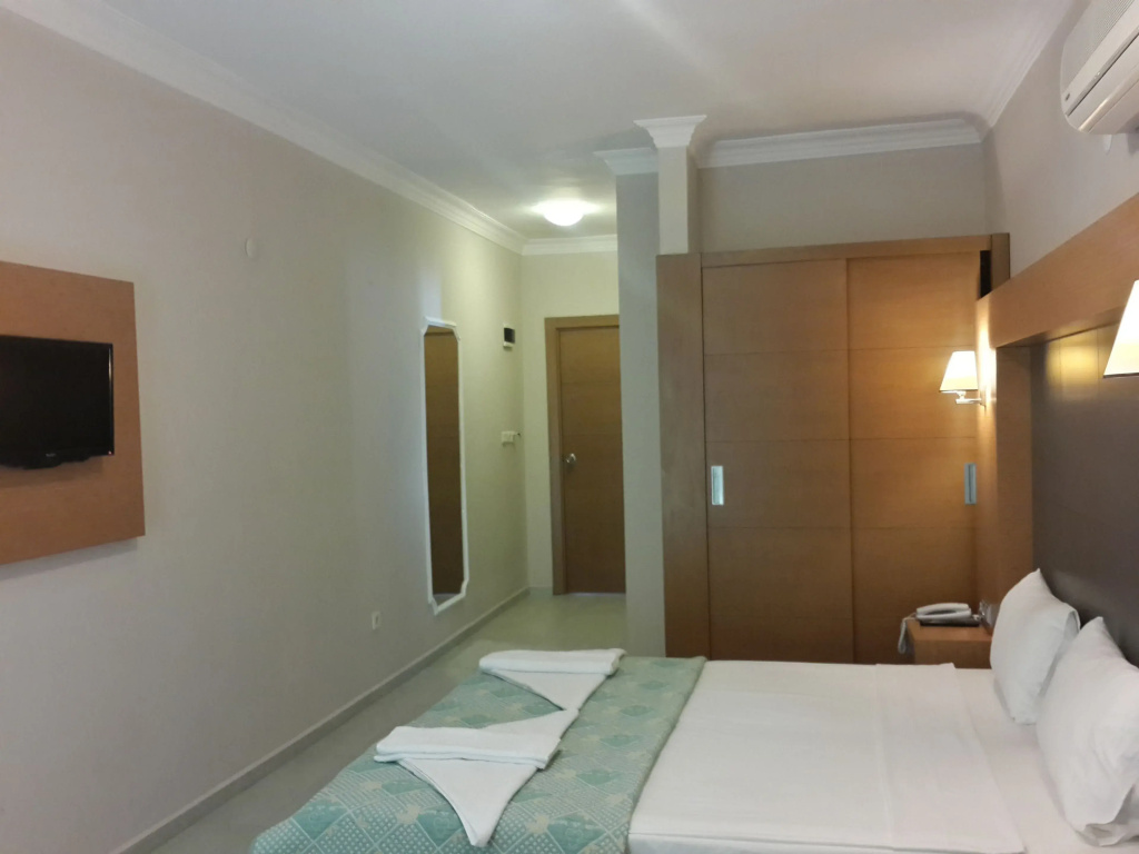 Standard Double room (full double bed)