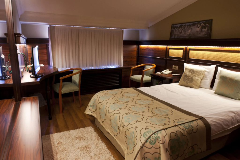 Standard Double room (full double bed)