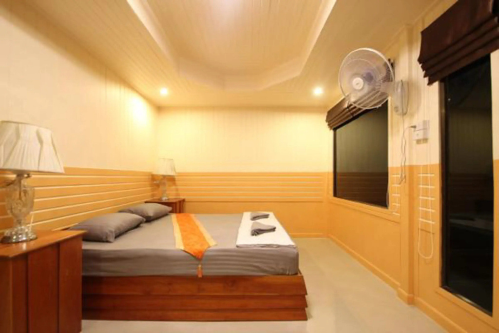 Standard Double room with mountain view (full double bed)