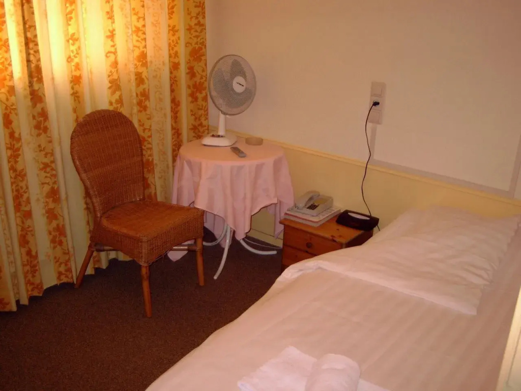 Standard Single room