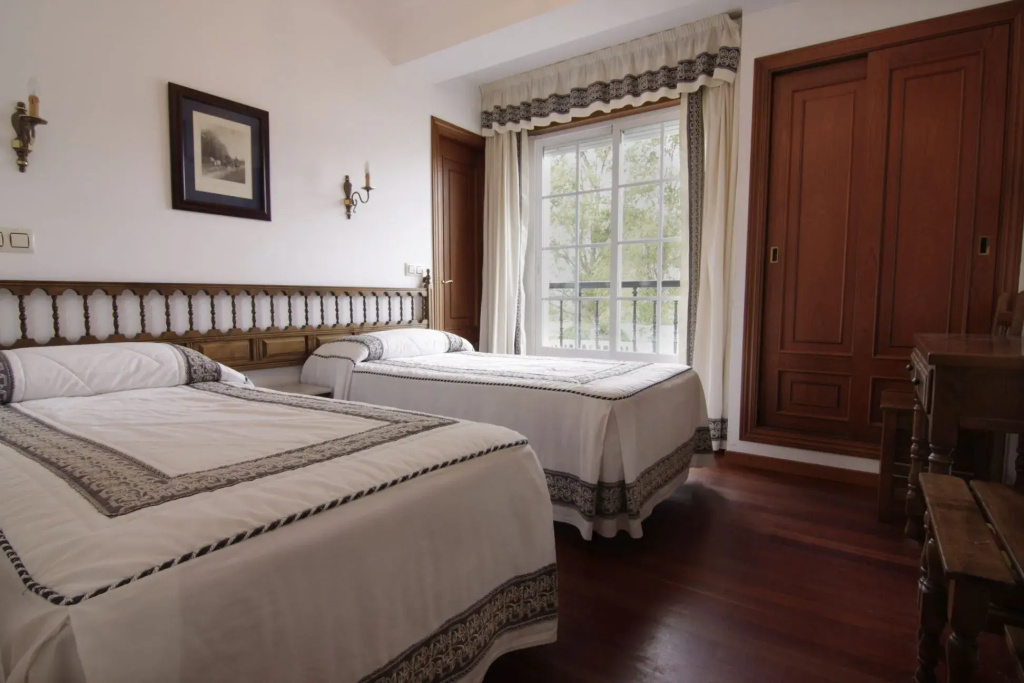 Standard Double room (full double bed)