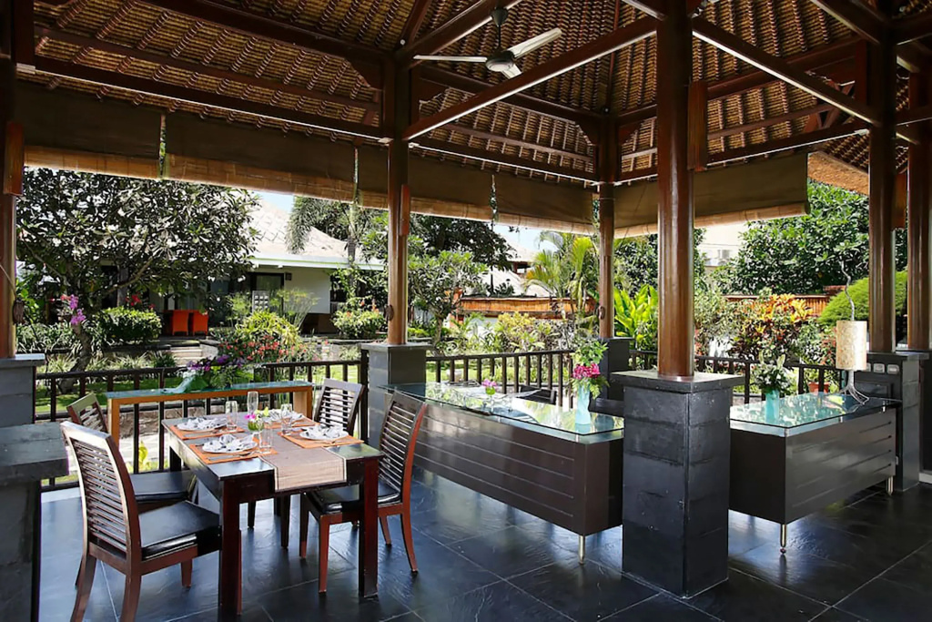 2 Bedrooms Villa