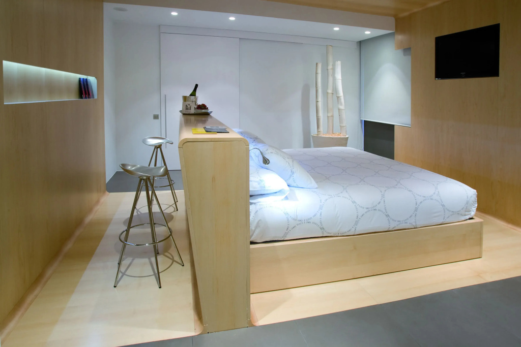 Double room (full double bed)