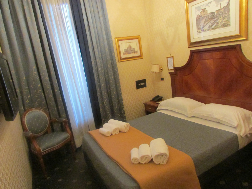 Standard Double room (full double bed)