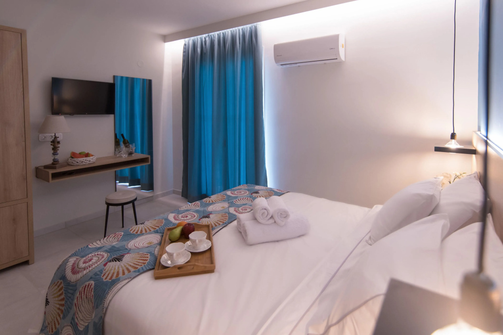 Deluxe Suite with garden view