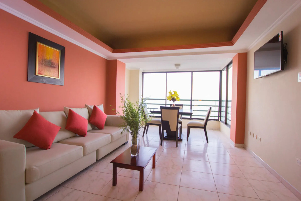 2 Bedrooms Deluxe Suite oceanfront