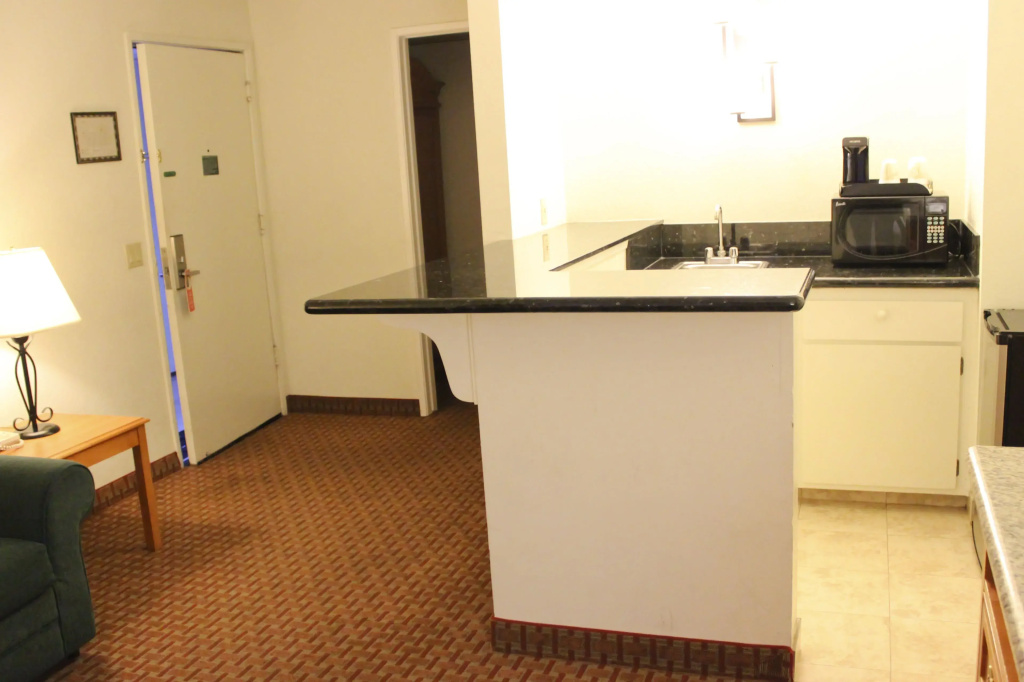 1 Bedroom Suite