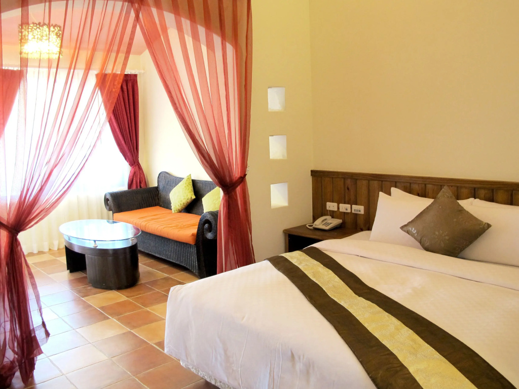 Deluxe Double room (full double bed)