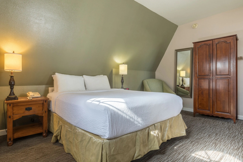Village Tower Double room (full double bed)