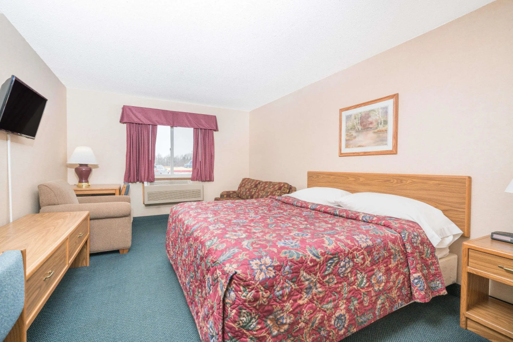 Standard Double room (full double bed)