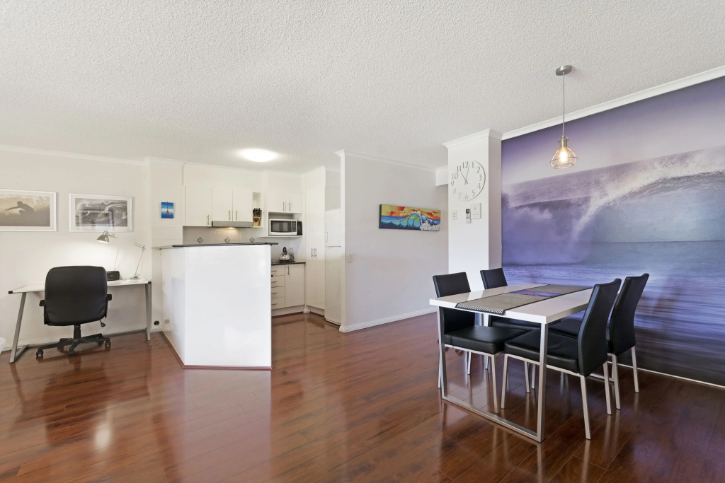 2 Bedrooms Apartment with garden view