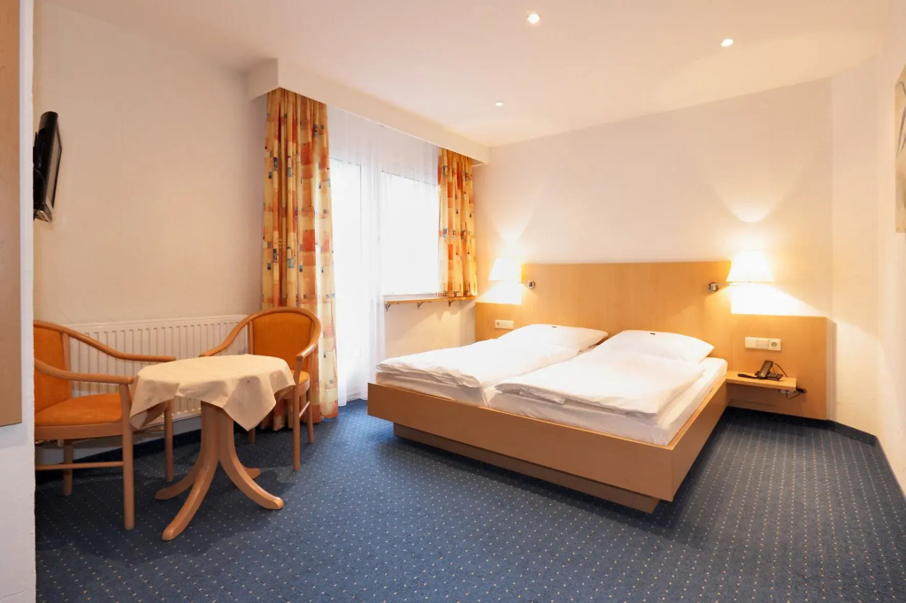 Economy room